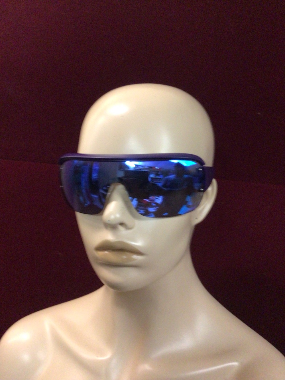 Carolina Lemke - Kim Kardashian mirrored Sunglasses. Pre own good condition.